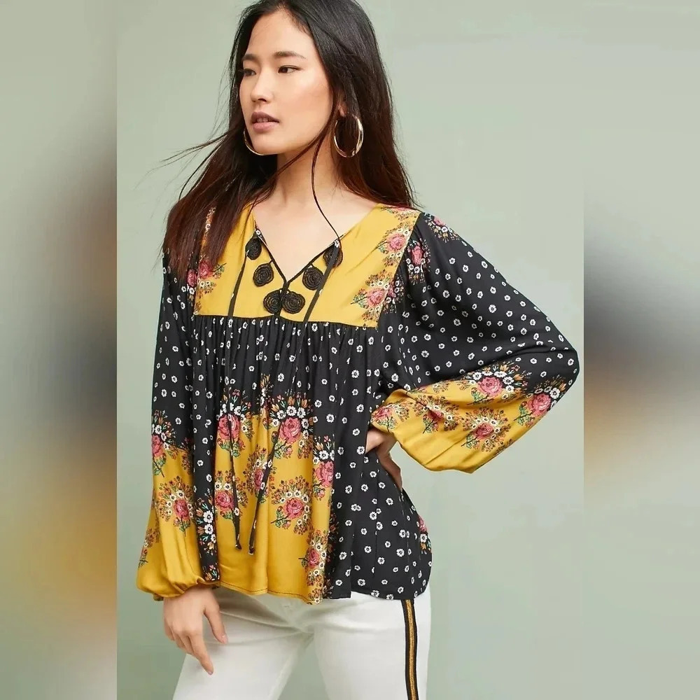 Women's Farm Rio Intarsia Floral Top Size Small Summer Casual Vacation